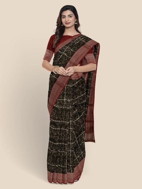 

KLM Fashion Mall Coffee Brown & Cream-Coloured Checked Banarasi Saree