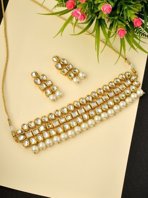 

Silvermerc Designs Gold-Toned & White Kundan-Studded Jewellery Set