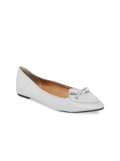 

Forever Glam by Pantaloons Women Grey Printed Leather Loafers Casual Shoes