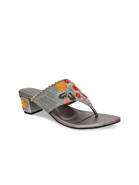 

Siendo Desi Women Grey & Red Woven Design Block Heels