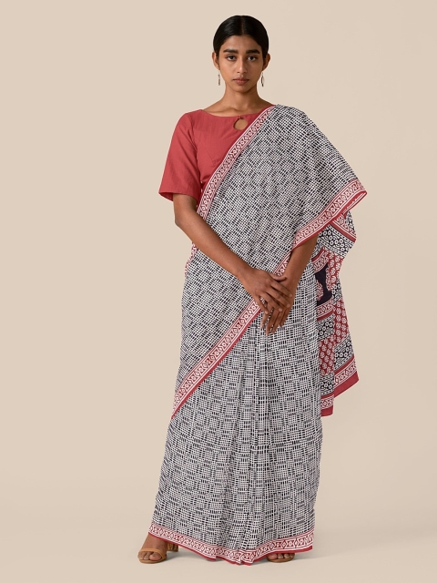 

Taneira Black & White Pure Cotton Checked Bagru Saree