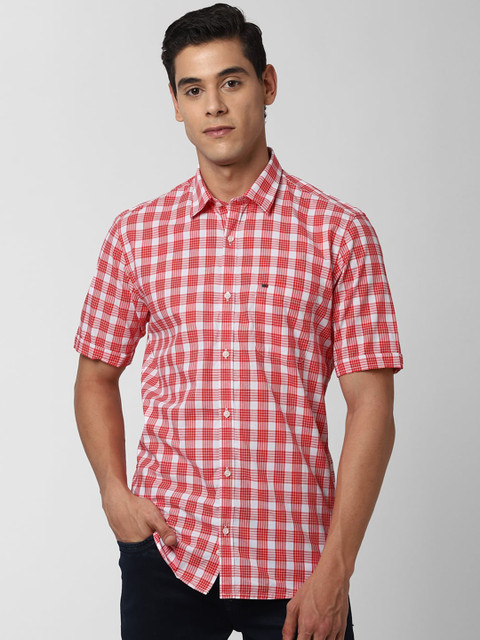

Peter England Casuals Men Red & White Regular Fit Checked Casual Shirt