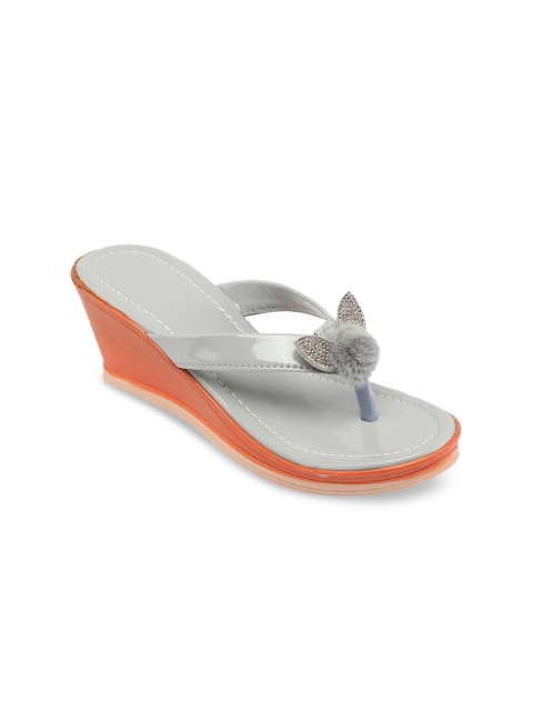 

Myra Women Grey Solid Sandals