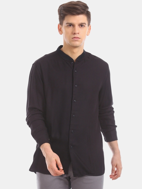 

Colt Men Charcoal Grey Slim Fit Solid Casual Shirt