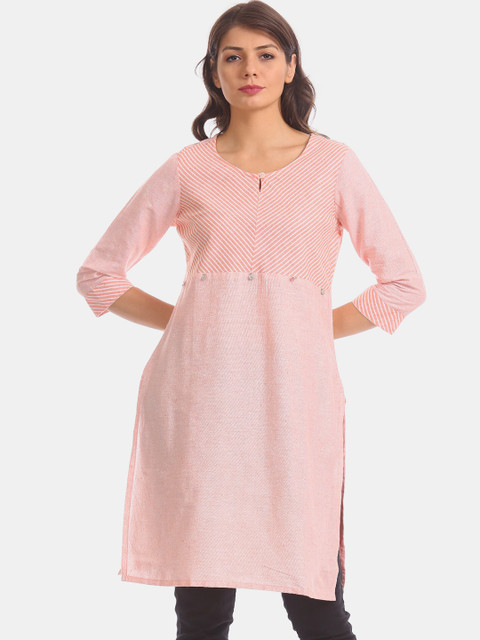 

Karigari Women Pink Chikankari Kurta