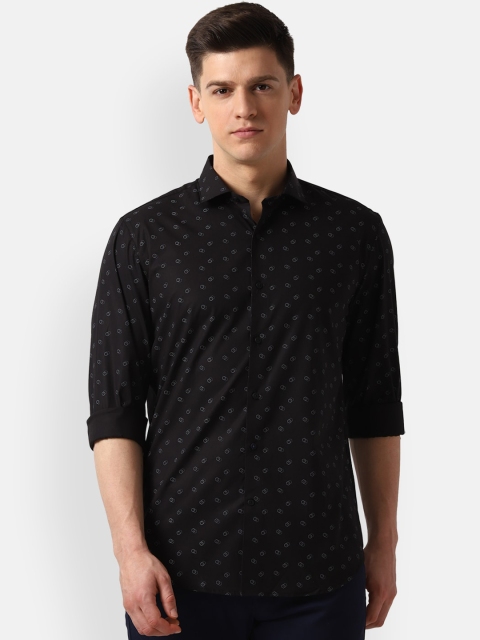 

Louis Philippe Sport Men Black & White Slim Fit Printed Casual Shirt