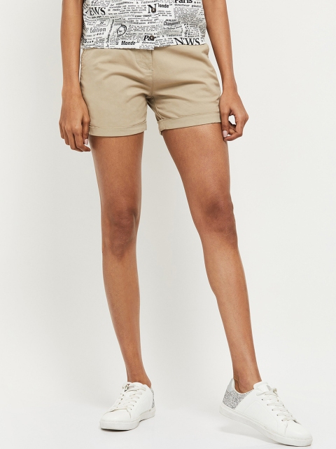 

max Women Beige Solid Regular Fit Regular Shorts