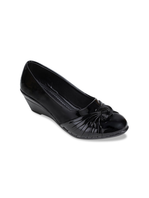 

TRASE Women Black Textured Belle Pumps