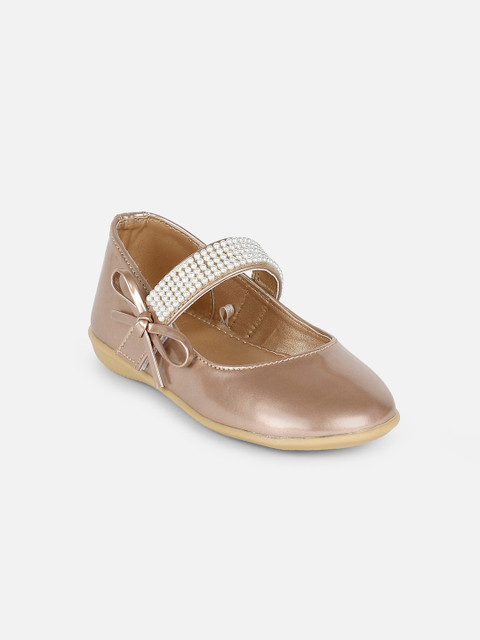 

Kids Ville Girls Gold-Toned Embellished Barbie Ballerinas