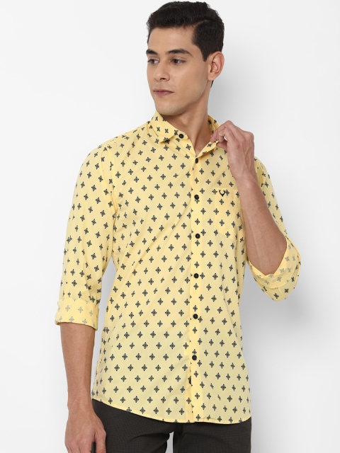 

Allen Solly Men Yellow Slim Fit Printed Casual Shirt