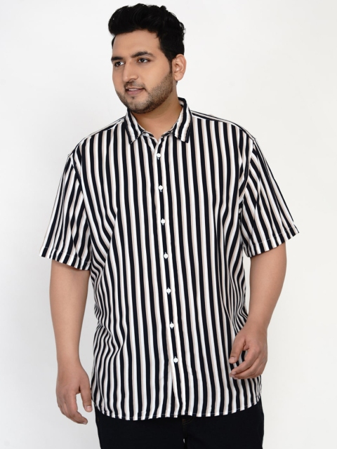 

Santonio Men Black & White Regular Fit Striped Casual Shirt