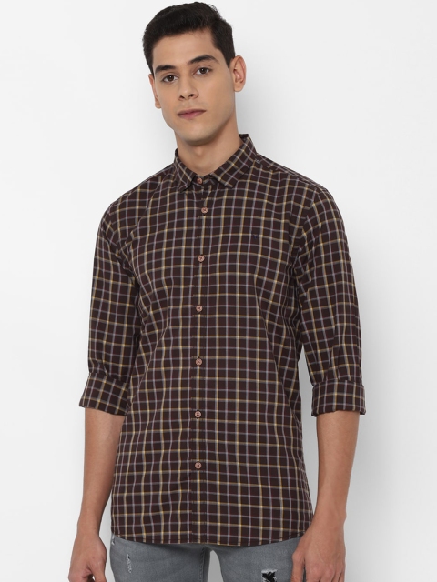 

Solly Jeans Co. Men Brown Regular Fit Checked Casual Shirt