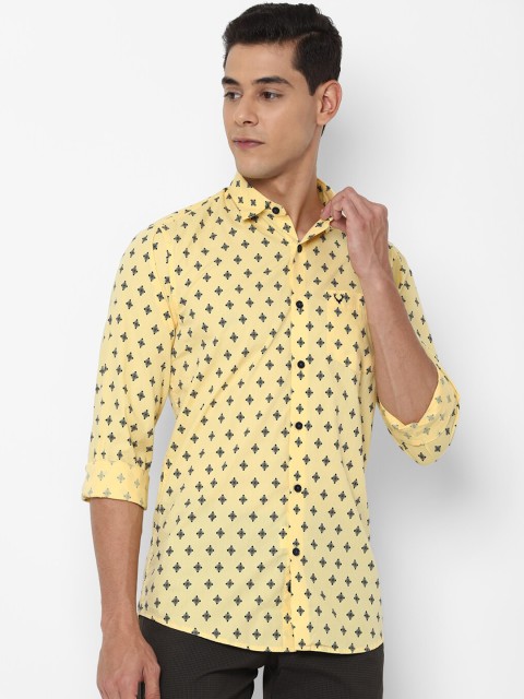 

Allen Solly Men Yellow Pure Cotton Slim Fit Printed Casual Shirt