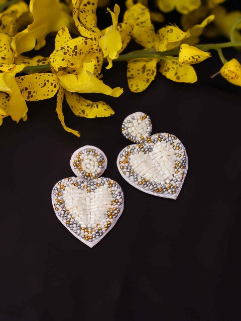 

Bellofox White Contemporary Studs