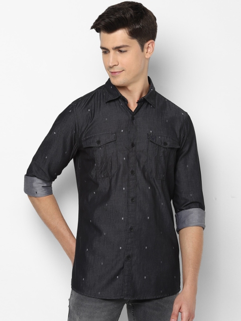 

Solly Jeans Co. Men Black Regular Fit Printed Casual Shirt