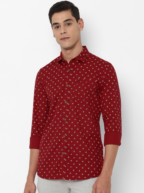

Solly Jeans Co. Men Maroon Regular Fit Printed Casual Shirt
