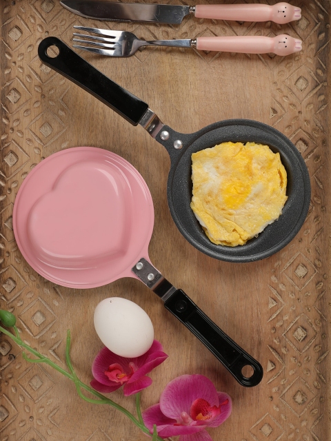 

YOYOSO Set Of 2 Heart-Shaped Egg Frying Pans, Black
