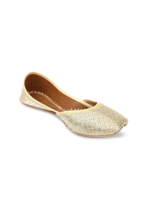 

Ta Chic Women Gold-Toned Embellished Mojaris