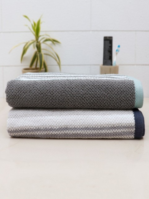 

AVI Living Set Of 2 Grey & White Striped 550 GSM Cotton Bath Towels