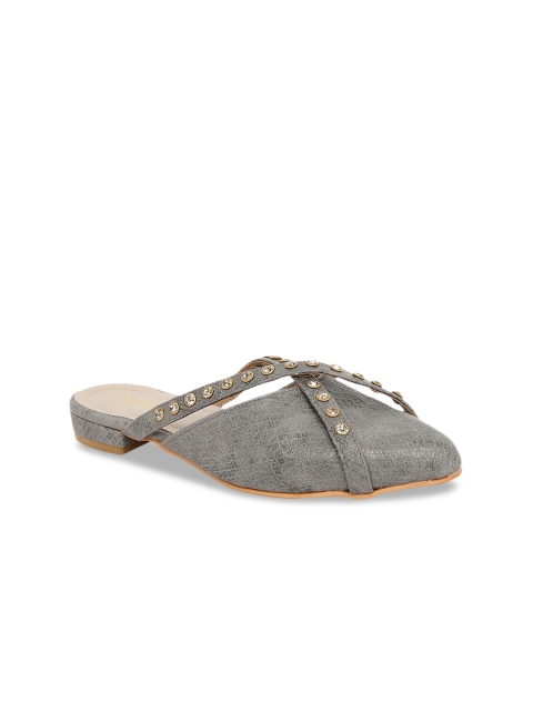 

CHINI C Women Grey Textured Open Toe Flats
