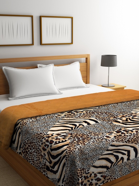 

NEUDIS Black & Tan Animal Print AC Room 500 GSM Double Bed Quilt
