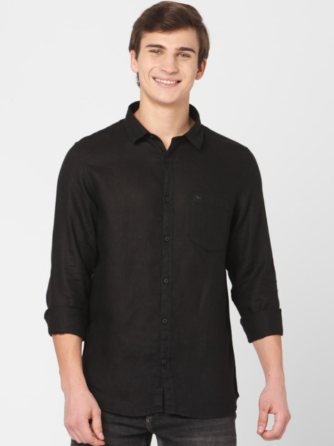 

SPYKAR Men Black Slim Fit Solid Casual Shirt