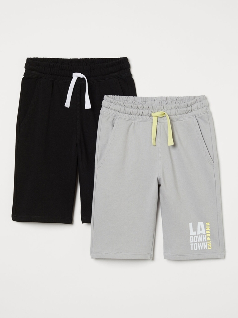 

H&M Boys 2-Pack Grey & Black Solid Sweatshirt Shorts