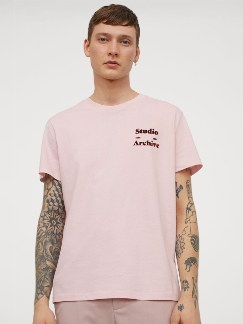 

H&M Men Pink T-shirt With A Motif