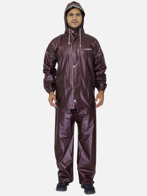 

THE CLOWNFISH Men Burgundy Solid Oceanic Hooded Rain Suit