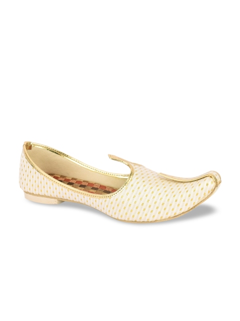 

DESI COLOUR Men Off-White & Gold-Toned Woven Design Mojaris