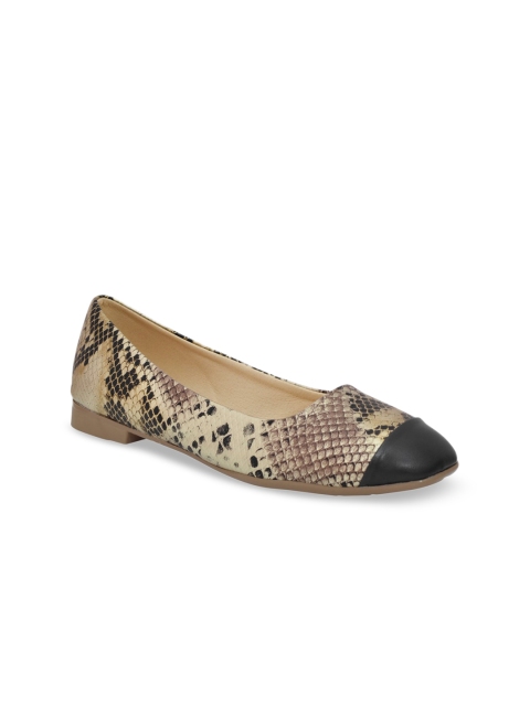 

GIRL EXCUSE Women Gold-Toned & Beige Textured Ballerinas