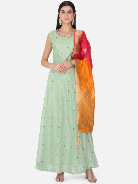 

BOMBAY SELECTIONS Women Green & Orange Embroidered Kurta with Churidar & Dupatta