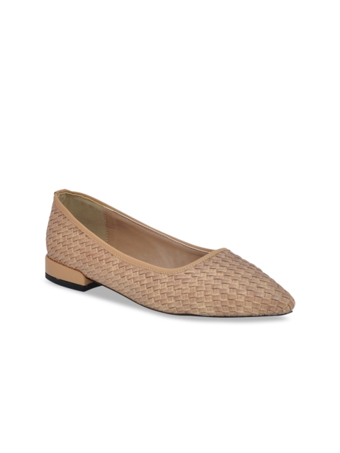 

GIRL EXCUSE Women Beige Textured Ballerinas