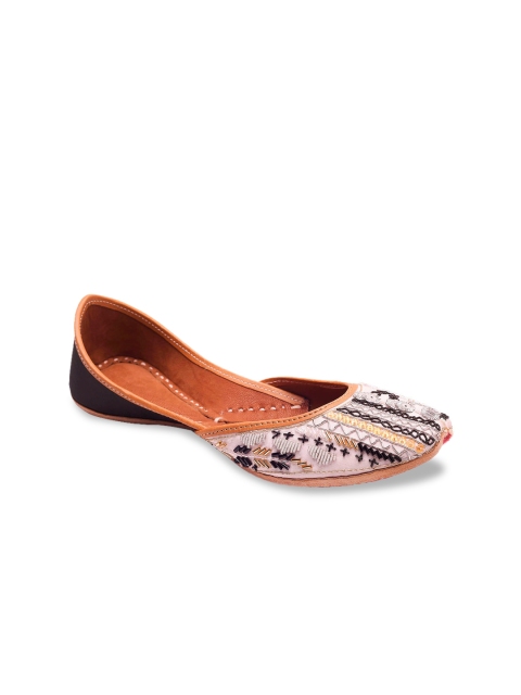 

DESI COLOUR Women Black Embellished Leather Mojaris