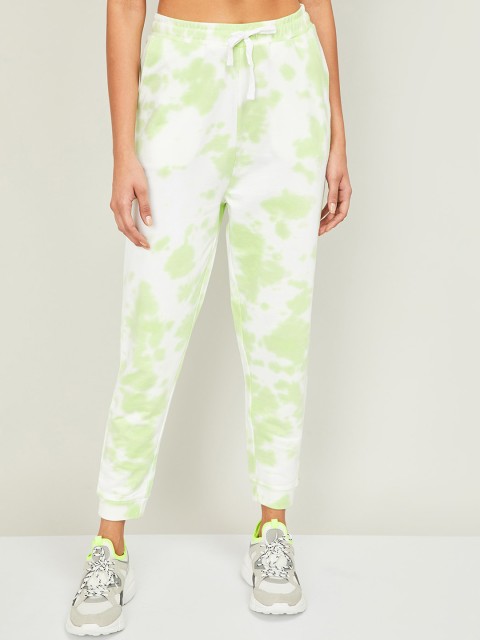

Ginger by Lifestyle Women Off-White & Green Regular Fit Printed Joggers