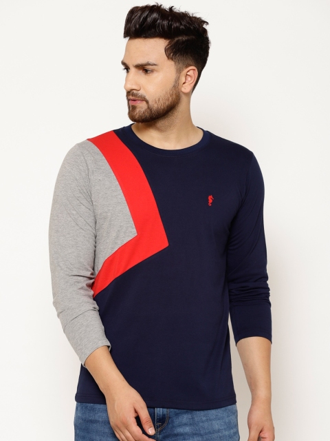 

EPPE Men Grey & Navy Blue Colourblocked Round Neck T-shirt