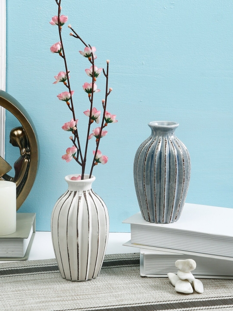 

TAYHAA Set Of 2 Hand-Crafted Ceramic Flower Vase, White