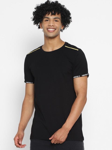 

FOREVER 21 Men Black Solid Round Neck Pure Cotton T-shirt