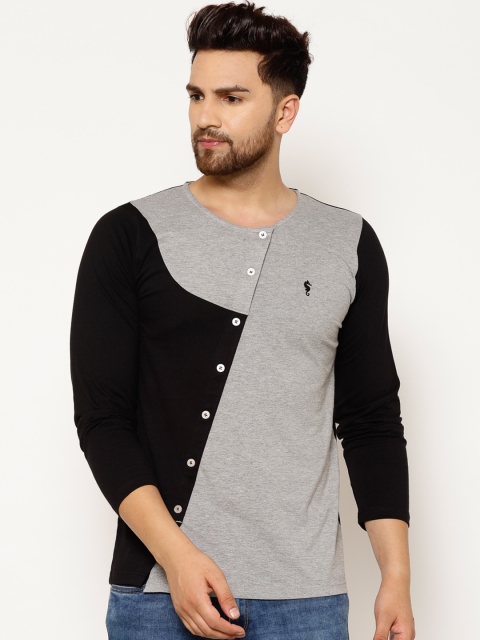 

EPPE Men Grey & Black Colourblocked Round Neck T-shirt