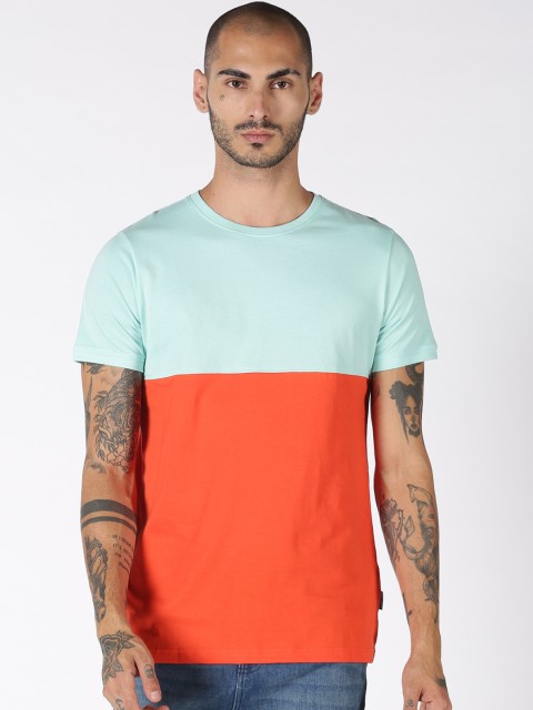 

Blue Saint Men Blue Colourblocked Round Neck T-shirt
