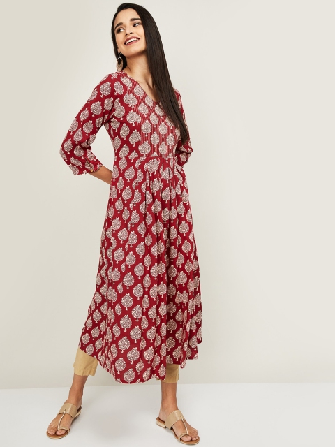 

Melange by Lifestyle Women Red Ethnic Motifs Printed Flared Sleeves Kurta