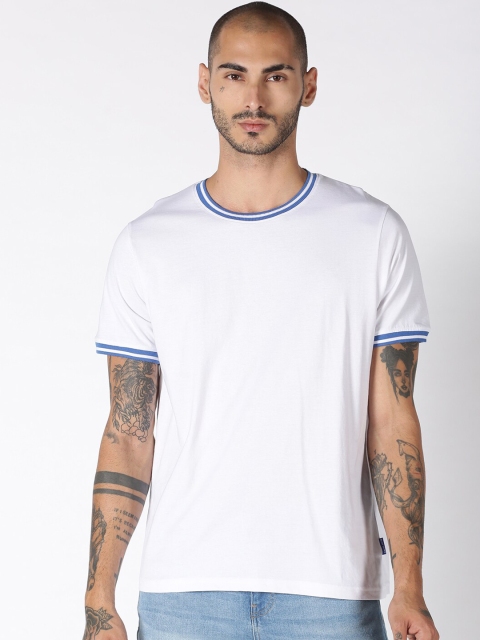 

Blue Saint Men White Solid Round Neck T-shirt