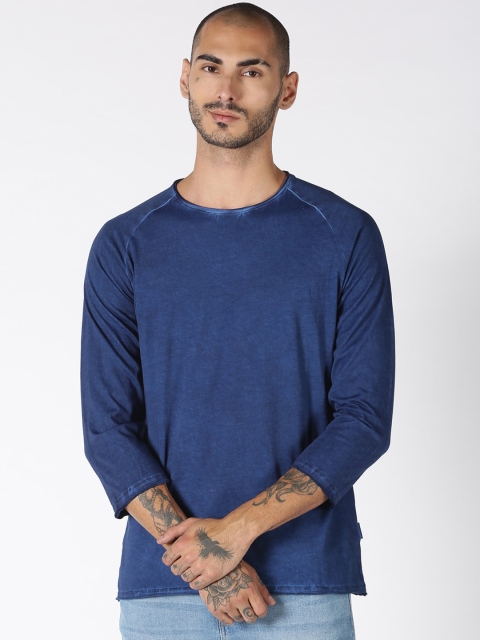 

Blue Saint Men Navy Blue Solid Round Neck Cotton T-shirt