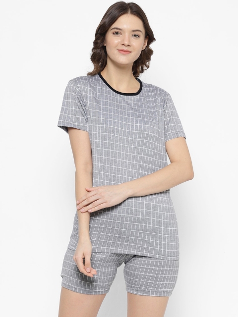

VIMAL JONNEY Women Grey & White Checked Night suit