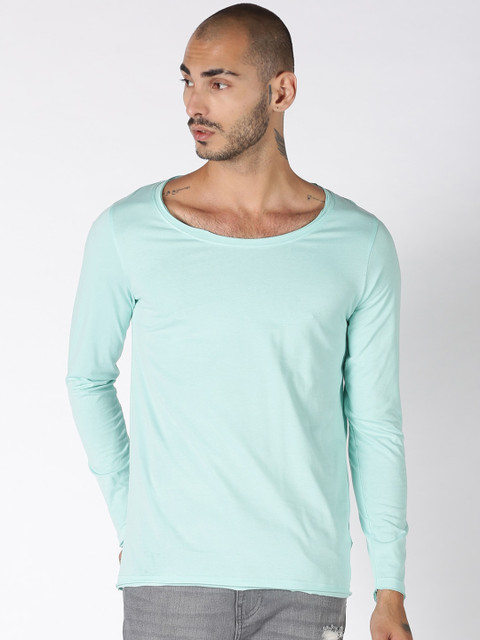 

Blue Saint Men Blue Solid Cotton Round Neck T-shirt