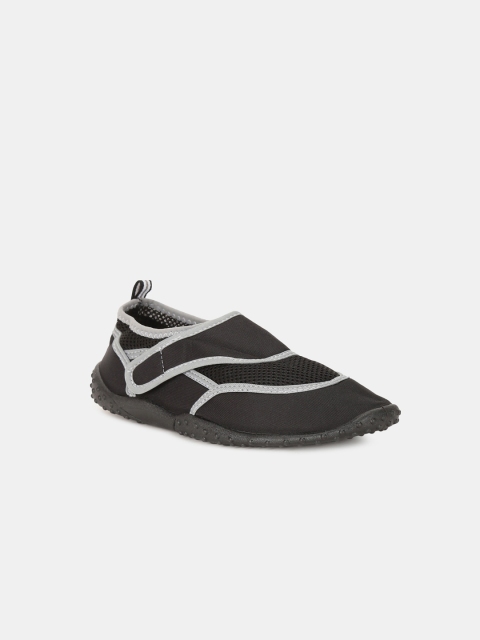 

The Childrens Place Boys Black Woven Design Slip-On Sneakers