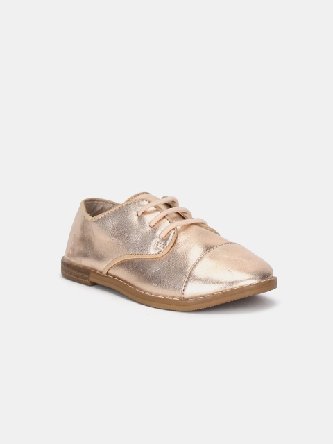

GAP Girls Sneakers Casual Shoes, Gold