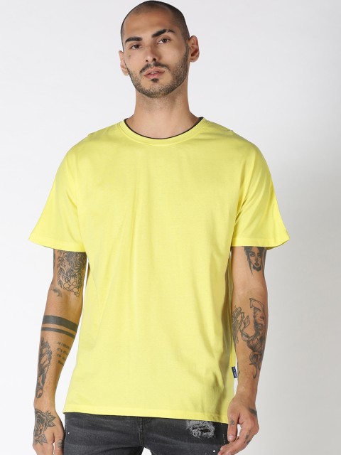 

Blue Saint Men Yellow Solid Round Neck T-shirt