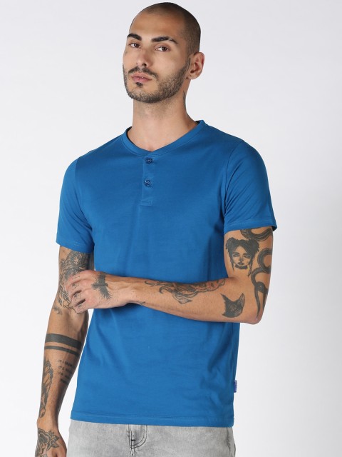 

Blue Saint Men Blue Solid Henley Neck T-shirt