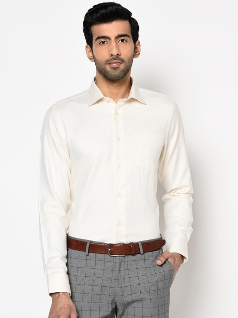 

Blackberrys Men Off-White Regular Fit Solid Casual Shirt